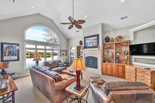 695 Fox Chase RD, Wirtz, VA 24184