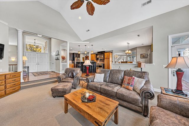 695 Fox Chase RD, Wirtz, VA 24184