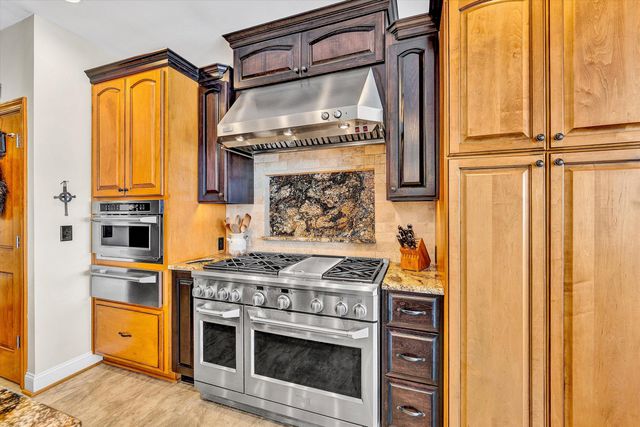 695 Fox Chase RD, Wirtz, VA 24184