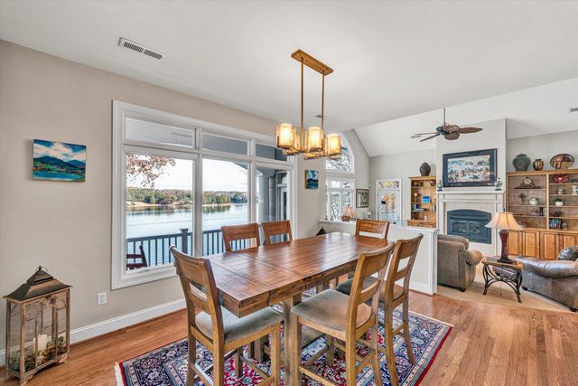 695 Fox Chase RD, Wirtz, VA 24184