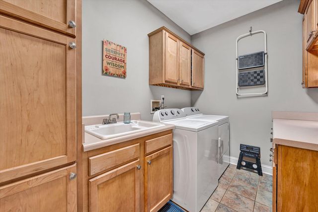 695 Fox Chase RD, Wirtz, VA 24184