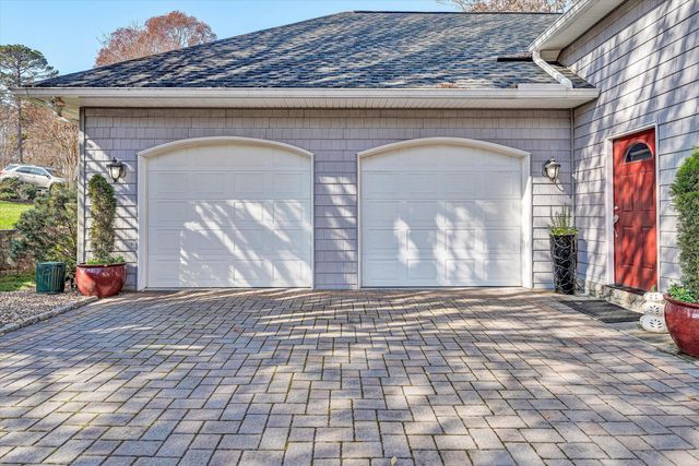 695 Fox Chase RD, Wirtz, VA 24184