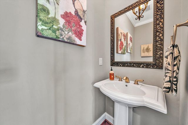 695 Fox Chase RD, Wirtz, VA 24184