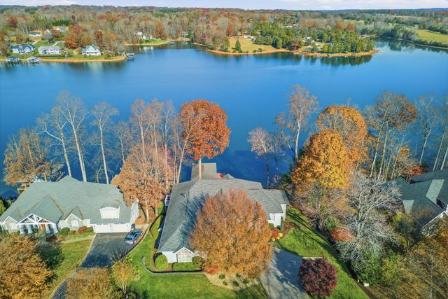 695 Fox Chase RD, Wirtz, VA 24184