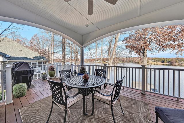 695 Fox Chase RD, Wirtz, VA 24184