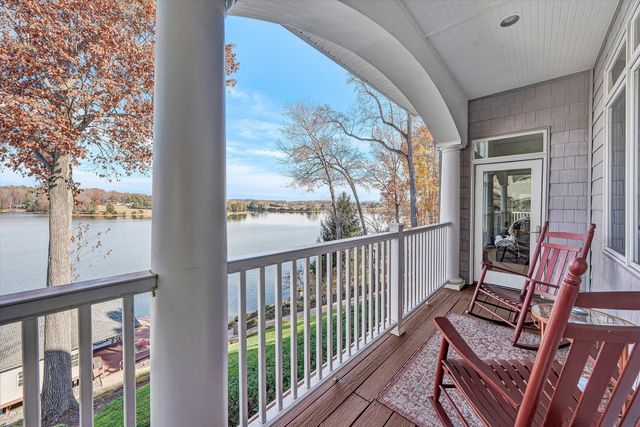 695 Fox Chase RD, Wirtz, VA 24184