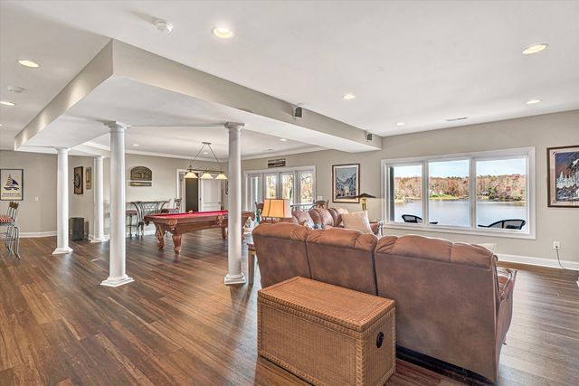 695 Fox Chase RD, Wirtz, VA 24184