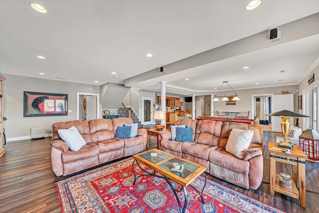 695 Fox Chase RD, Wirtz, VA 24184