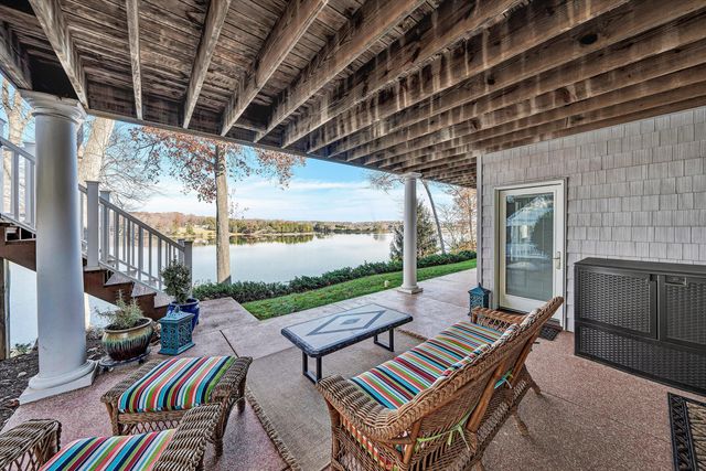 695 Fox Chase RD, Wirtz, VA 24184