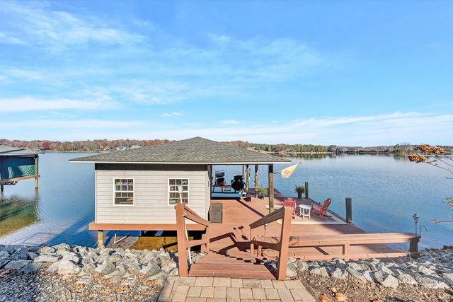 695 Fox Chase RD, Wirtz, VA 24184