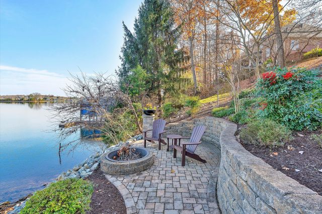 695 Fox Chase RD, Wirtz, VA 24184