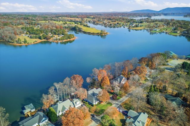 695 Fox Chase RD, Wirtz, VA 24184