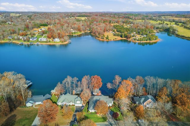 695 Fox Chase RD, Wirtz, VA 24184