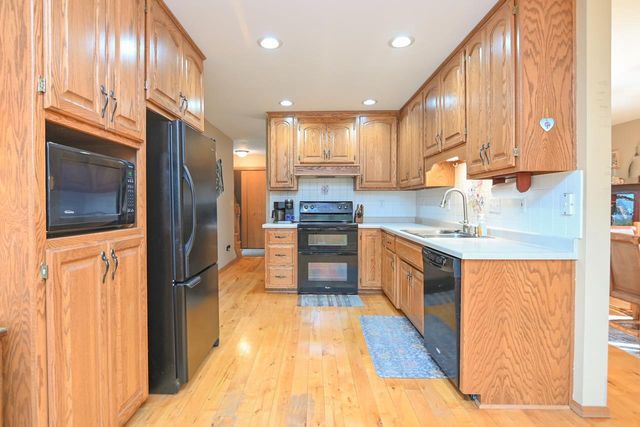 1812 SMOKEY COURT, Suamico, WI 54173