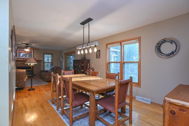 1812 SMOKEY COURT, Suamico, WI 54173