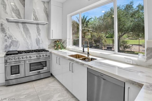 42 Grand Miramar Drive, Henderson, NV 89011