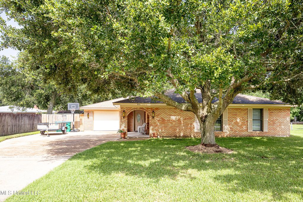 311 Bills Avenue, Ocean Springs, MS 39564