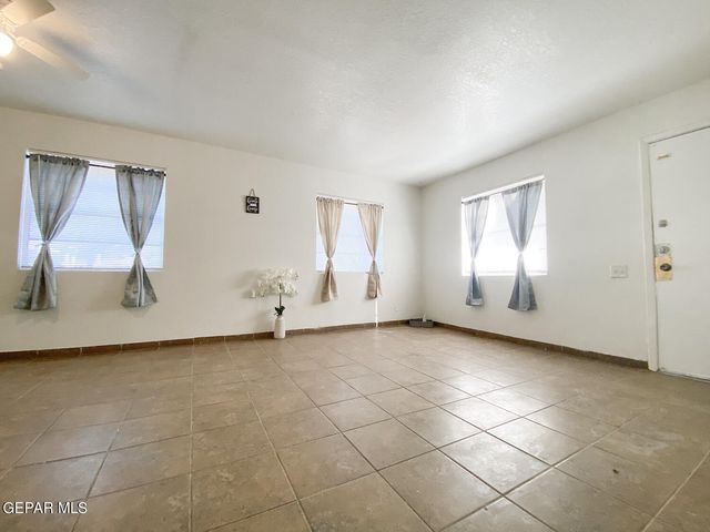 4700 Maxwell Avenue 16, El Paso, TX 79904