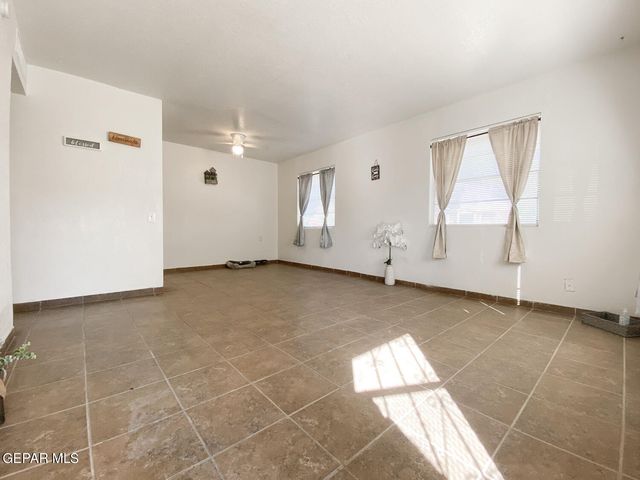 4700 Maxwell Avenue 16, El Paso, TX 79904