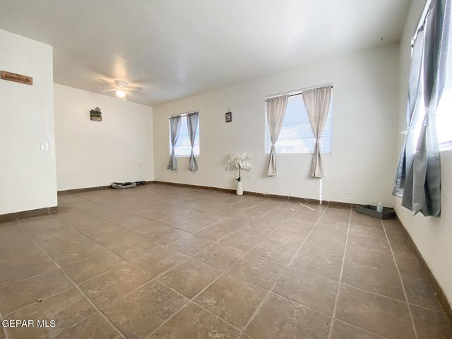 4700 Maxwell Avenue 16, El Paso, TX 79904