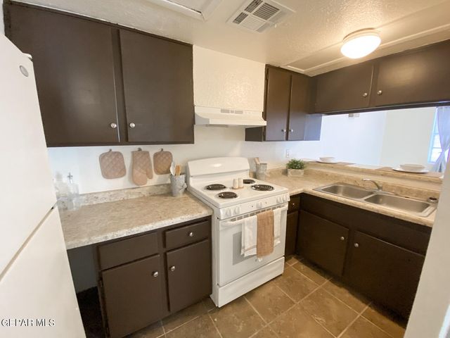 4700 Maxwell Avenue 16, El Paso, TX 79904