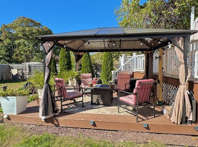 344 Strawberry Field Road, Warwick, RI 02886
