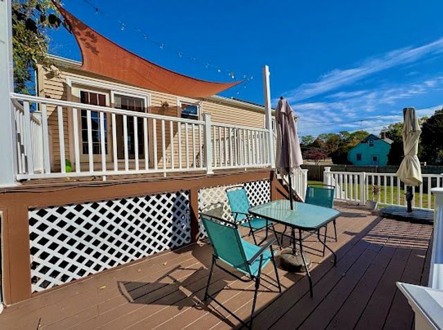 344 Strawberry Field Road, Warwick, RI 02886