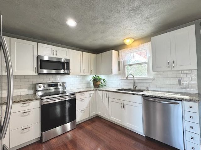 344 Strawberry Field Road, Warwick, RI 02886