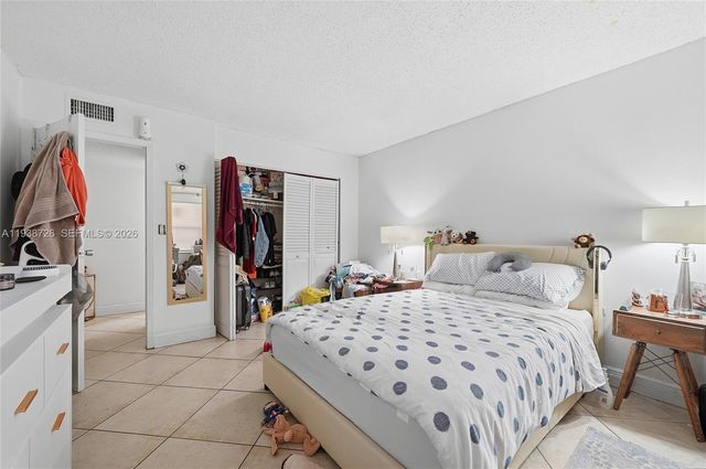 18101 NW 68th Ave B105, Hialeah, FL 33015