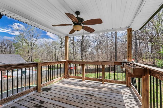 1113 Meachem Dr, Clarksville, TN 37042