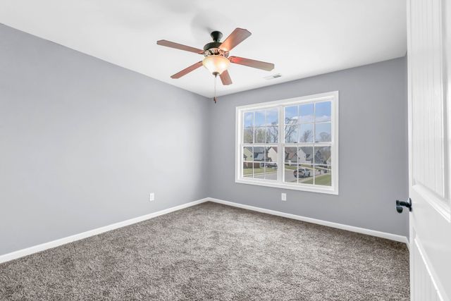 1113 Meachem Dr, Clarksville, TN 37042