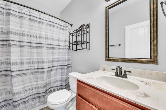 1113 Meachem Dr, Clarksville, TN 37042