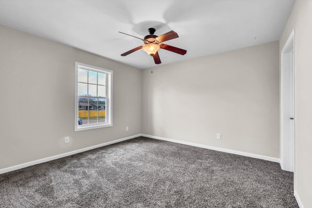 1113 Meachem Dr, Clarksville, TN 37042