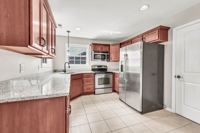 1113 Meachem Dr, Clarksville, TN 37042