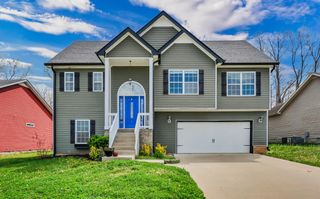 1113 Meachem Dr, Clarksville, TN 37042