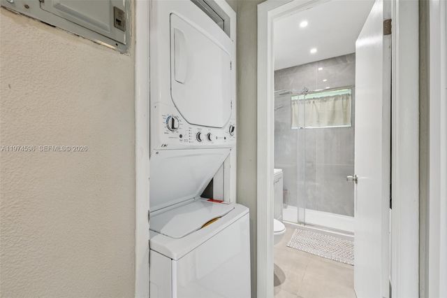 7845 NE Bayshore Ct 16, Miami, FL 33138