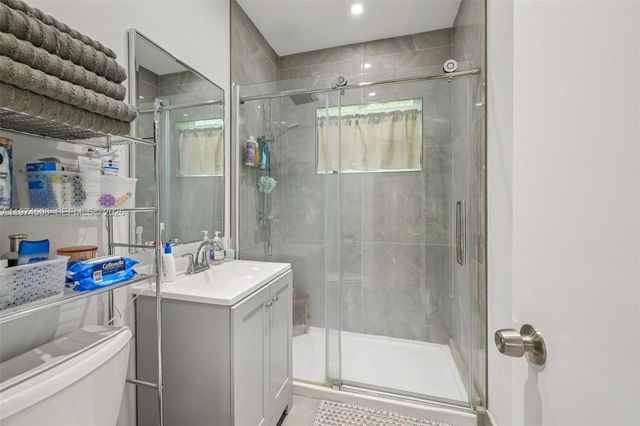 7845 NE Bayshore Ct 16, Miami, FL 33138