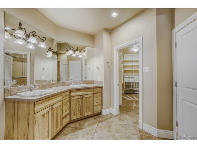 940 Kearney St, Denver, CO 80220