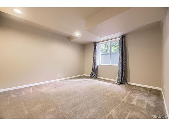 940 Kearney St, Denver, CO 80220