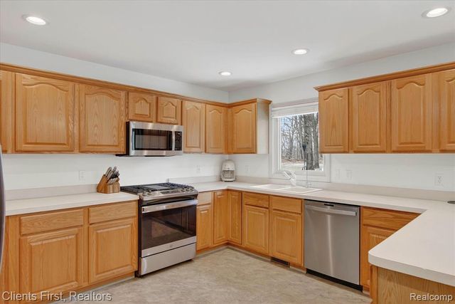 5150 Edward James Drive, Howell, MI 48843