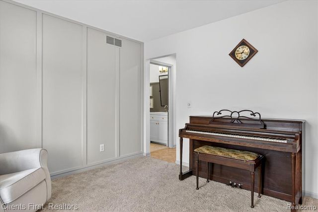 5150 Edward James Drive, Howell, MI 48843