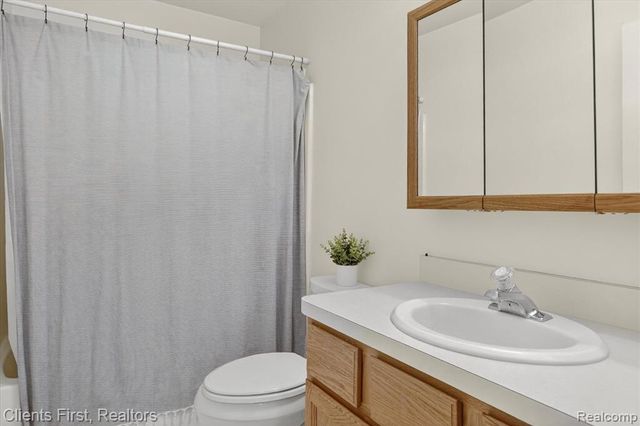 5150 Edward James Drive, Howell, MI 48843