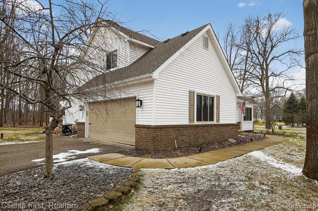 5150 Edward James Drive, Howell, MI 48843