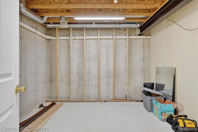 5150 Edward James Drive, Howell, MI 48843