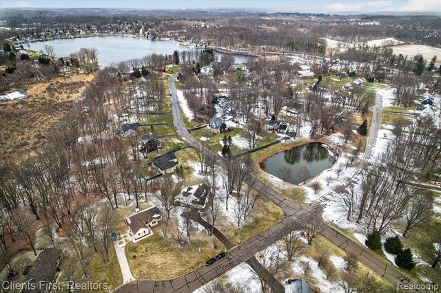 5150 Edward James Drive, Howell, MI 48843