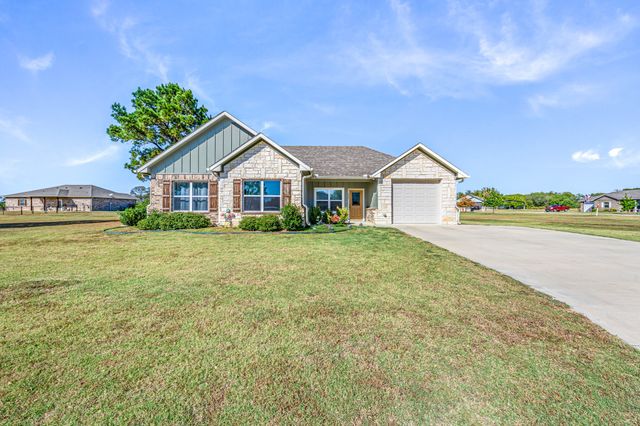 207 Mill Street, Emory, TX 75440