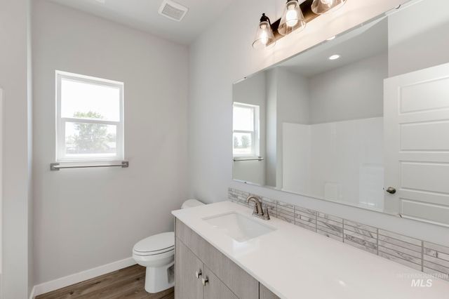 8269 E Bright Angel Dr, Nampa, ID 83687