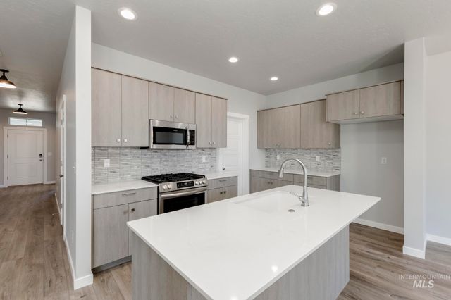 8269 E Bright Angel Dr, Nampa, ID 83687