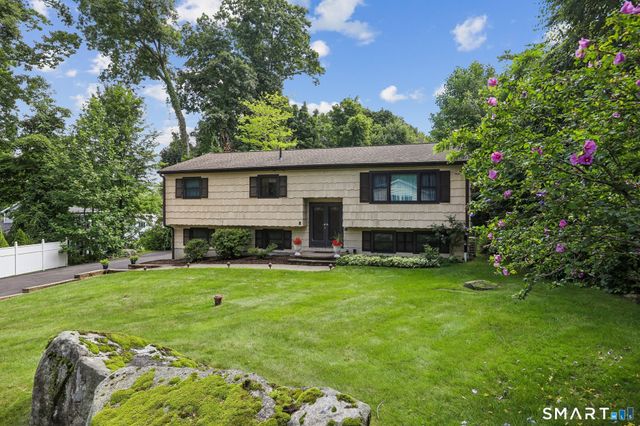 14 Clark Road, New Fairfield, CT 06812