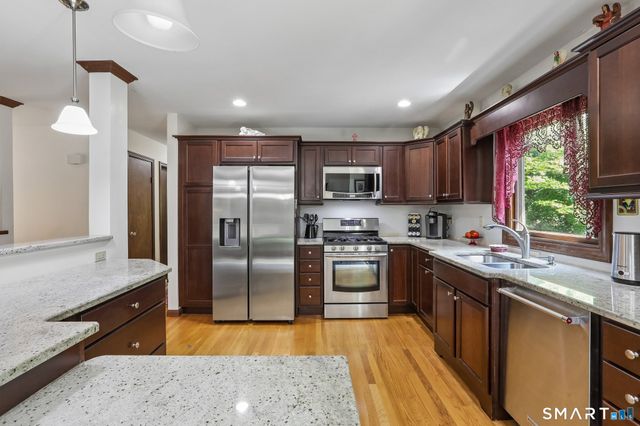 14 Clark Road, New Fairfield, CT 06812